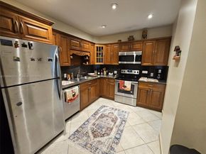 4200 Hillcrest Dr 1015, Hollywood FL 33021