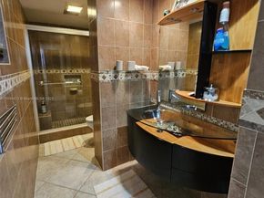 4200 Hillcrest Dr 1015, Hollywood FL 33021