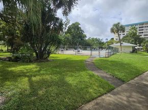 4200 Hillcrest Dr 1015, Hollywood FL 33021