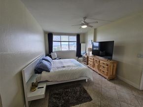 4200 Hillcrest Dr 1015, Hollywood FL 33021