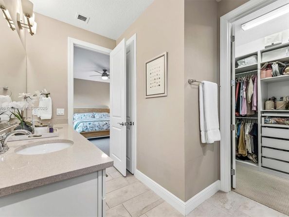 4434 Ficus St, Hollywood FL 33021