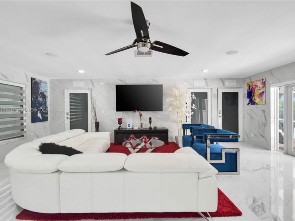 18300 SW 48th St, Southwest Ranches FL 33331