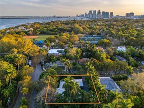 5600 N Bayshore Dr, Miami FL 33137