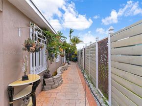 17932 NW 78th Ave, Hialeah FL 33015