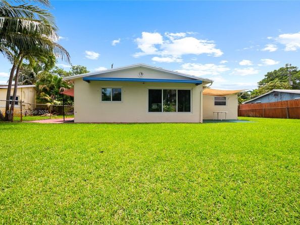 4421 SW 33rd Ave, Dania Beach FL 33312