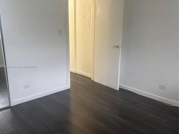 3660 NE 166th St 215, North Miami Beach FL 33160