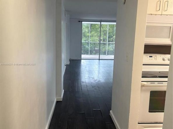 3660 NE 166th St 215, North Miami Beach FL 33160