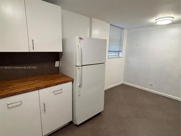 3660 NE 166th St 215, North Miami Beach FL 33160