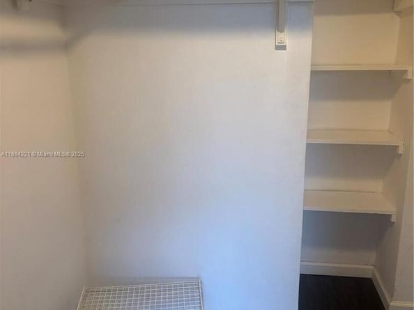 3660 NE 166th St 215, North Miami Beach FL 33160