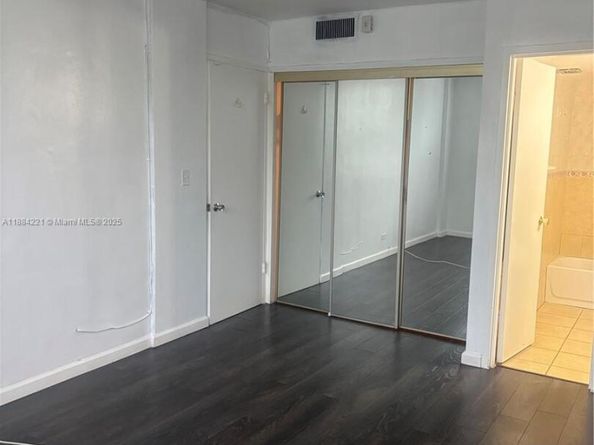 3660 NE 166th St 215, North Miami Beach FL 33160