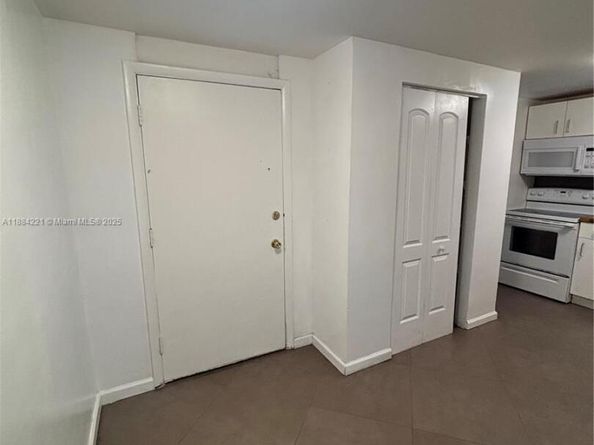 3660 NE 166th St 215, North Miami Beach FL 33160