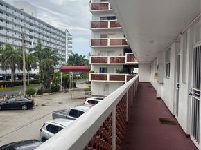 3660 NE 166th St 215, North Miami Beach FL 33160