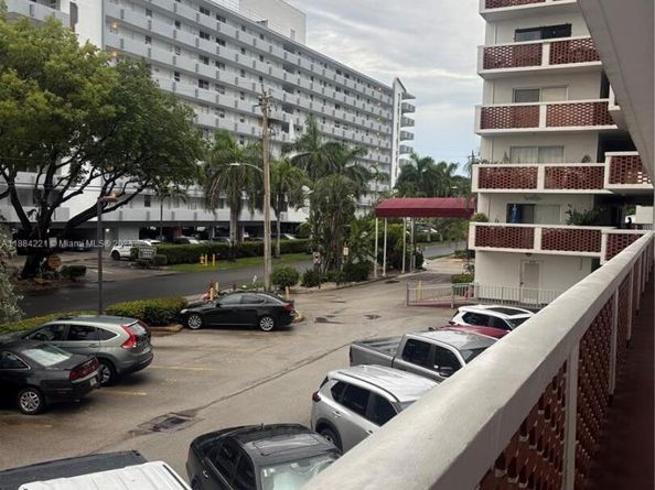 3660 NE 166th St 215, North Miami Beach FL 33160