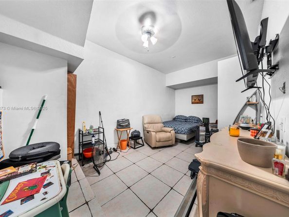 7835 W 33rd Ln, Hialeah FL 33018