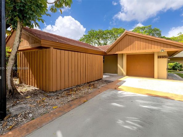 19951 NE 10th Place Way, Miami FL 33179