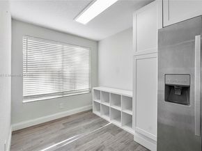 8239 NW 8th St 3, Plantation FL 33324