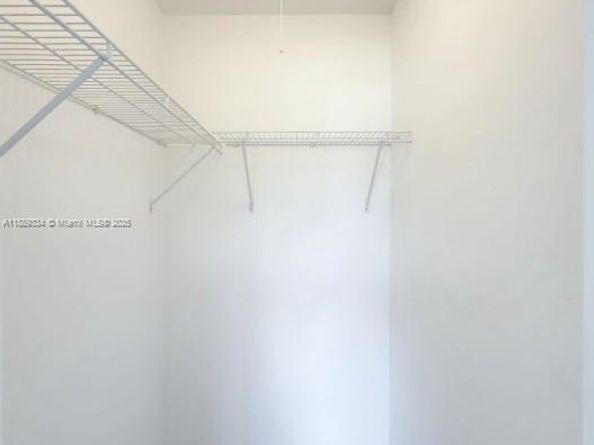 1061 NW 87th St, Miami FL 33150