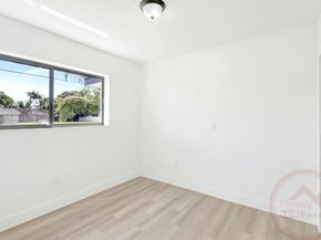 1061 NW 87th St, Miami FL 33150