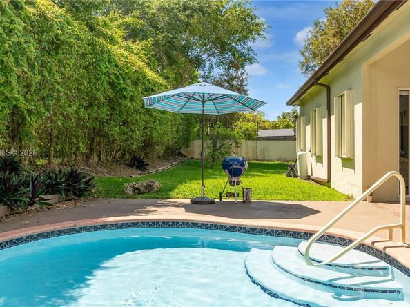 14831 SW 95th Ct, Miami FL 33176