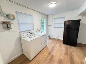 2036 NW 28th St, Oakland Park FL 33311