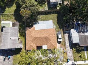 2036 NW 28th St, Oakland Park FL 33311