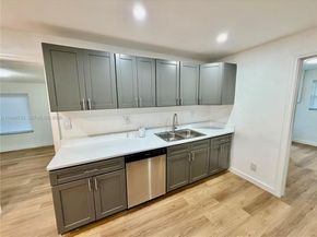 2036 NW 28th St, Oakland Park FL 33311