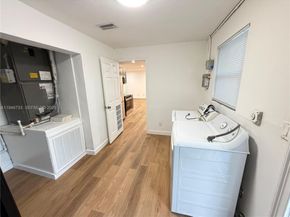 2036 NW 28th St, Oakland Park FL 33311