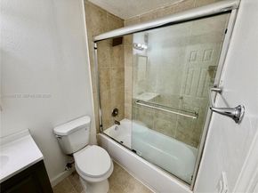 2036 NW 28th St, Oakland Park FL 33311