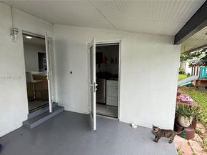 21140 NE 26th Ave, Miami FL 33180