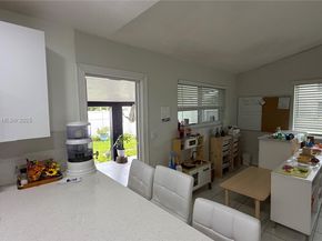 21140 NE 26th Ave, Miami FL 33180