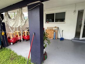 21140 NE 26th Ave, Miami FL 33180