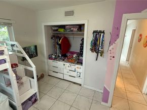 21140 NE 26th Ave, Miami FL 33180