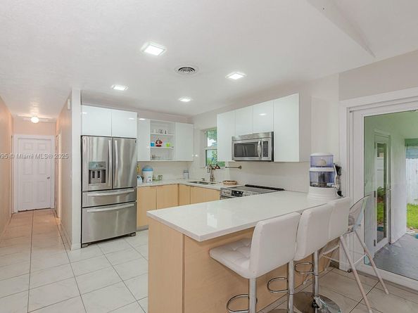 21140 NE 26th Ave, Miami FL 33180