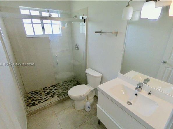 21140 NE 26th Ave, Miami FL 33180