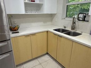 21140 NE 26th Ave, Miami FL 33180