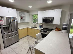 21140 NE 26th Ave, Miami FL 33180