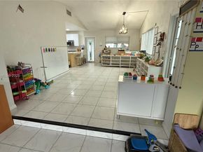 21140 NE 26th Ave, Miami FL 33180