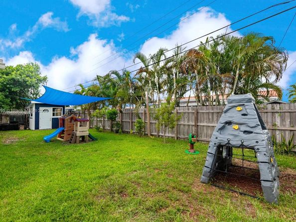 21140 NE 26th Ave, Miami FL 33180