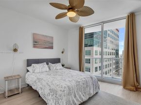 185 SW 7th St 2204, Miami FL 33130