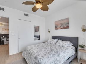185 SW 7th St 2204, Miami FL 33130