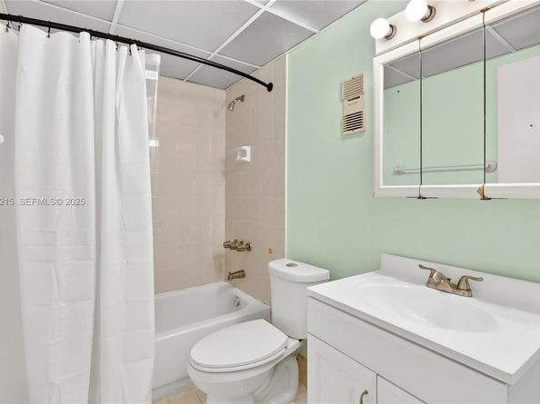 9401 SW 4th St 3016, Miami FL 33174