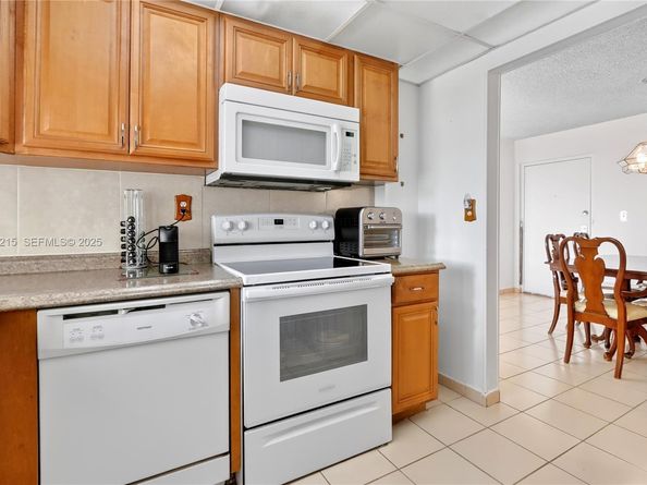 9401 SW 4th St 3016, Miami FL 33174