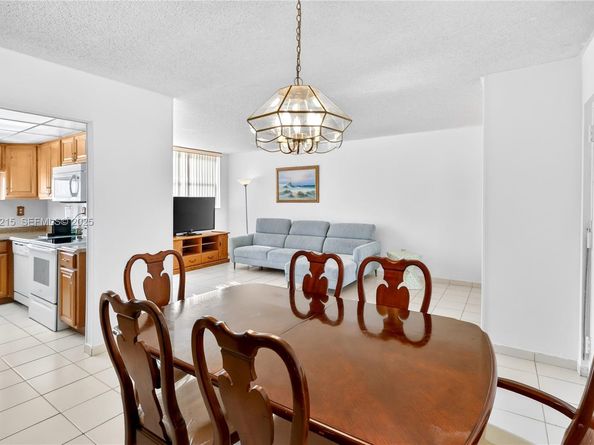 9401 SW 4th St 3016, Miami FL 33174