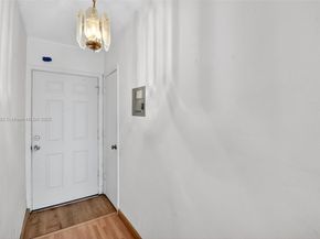 245 NE 191st St 3022, Miami FL 33179