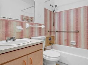 245 NE 191st St 3022, Miami FL 33179