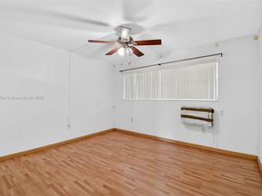 245 NE 191st St 3022, Miami FL 33179