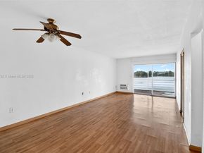 245 NE 191st St 3022, Miami FL 33179