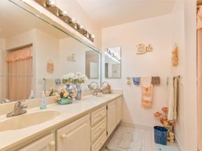 5641 Thistledown Ter, Davie FL 33331