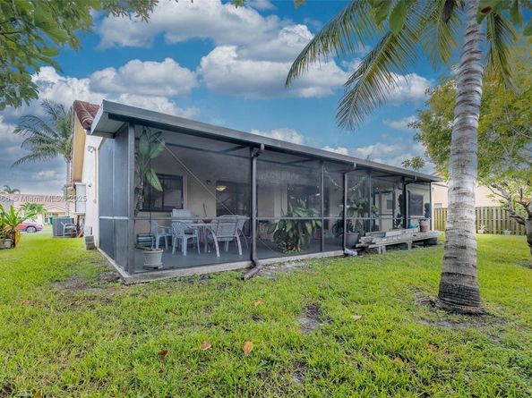 5641 Thistledown Ter, Davie FL 33331