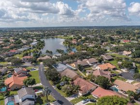 5641 Thistledown Ter, Davie FL 33331